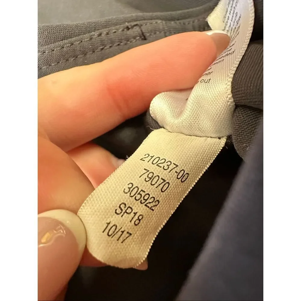 Athleta Women's Size S Black Stellar Cropped Zip Pocket Pant Activewear Office - Picture 10 of 10
